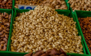 Piyasadaki taze kaju fıstıklarının arka planı