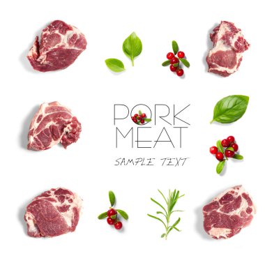 Menü ve arka plan için taze çiğ biftek yaratıcı tasarım. Domuz eti dilimleri.