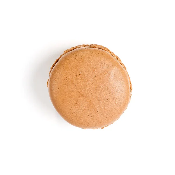 Macaron. Macarons traditionnels français colorés en gros plan, macro isolé sur fond blanc — Photo
