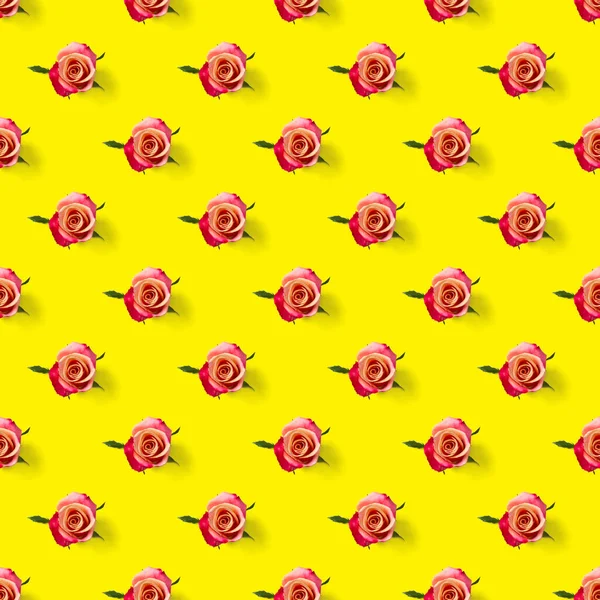 Rosebud seamless pattern. head of rose bloom isolated on yellow pattern, pop art — Stock Photo, Image
