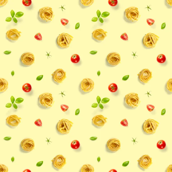 Seamless pattern from Italian pasta tagliatelle. raw pasta fettuccine pop art background, flat lay. Italian raw nest pasta isolated on yellow — Stock Photo, Image