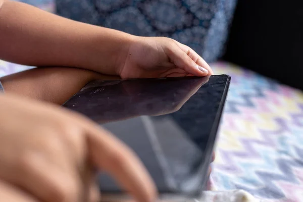 Girl Home Tablet Great Ally Communication Coronavirus Pandemic Brazil — Stock Photo, Image