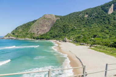 Brezilya 'da Rio de Janeiro' nun batı yakasındaki Grumari plajı..