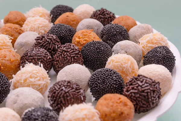 Brigadeiros, Brezilya 'da çok popüler bir tatlı..