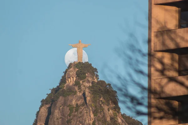 Zachód Księżyca Pobliżu Chrystusa Odkupiciela Rio Janeiro Brazylia Lipca 2021 — Zdjęcie stockowe