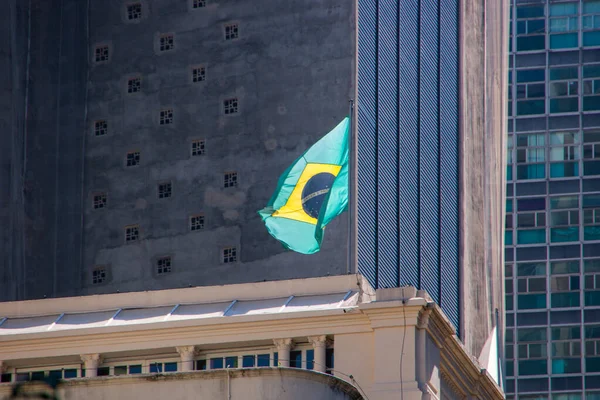 Bandera Brasil Sobre Edificio — Foto de Stock