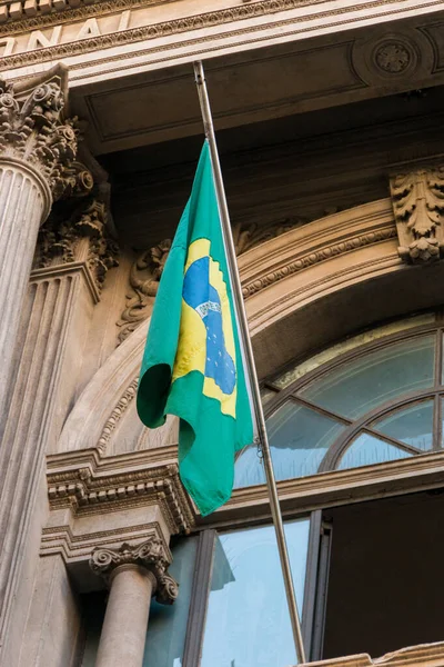 Flaga Brazylijska Zewnątrz Budynku Rio Janeiro — Zdjęcie stockowe