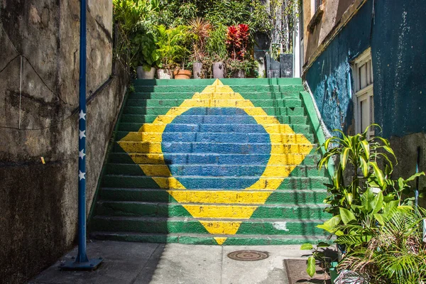 Brezilya Bayrağı Rio Janeiro Nun Merkezindeki Gebelik Tepesinde Bir Merdivene — Stok fotoğraf