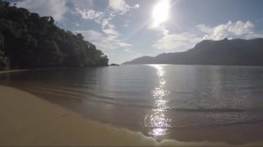Paraty, Rio de Janeiro, Brezilya 'daki Juatinga yolu manzarası.