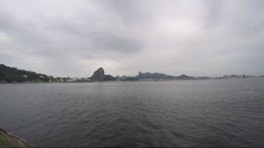 Niteroi, Rio de Janeiro 'daki Santa Cruz kalesinin girişinden bir görüntü..