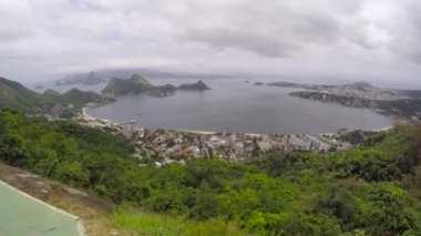 Rio de Janeiro, Brezilya 'daki Niteroi şehir parkının uçuş rampasının manzarası.