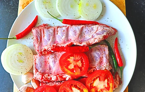 Ingredientes Para Plato Festivo Costillas Con Verduras Especias Tomates Cebollas — Foto de Stock