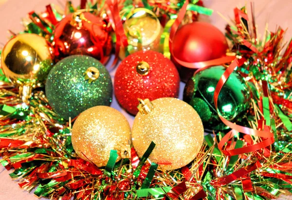 クリスマスと新年 クリスマスキャンドルやクリスマスツリーの装飾 クリスマスの背景 — ストック写真