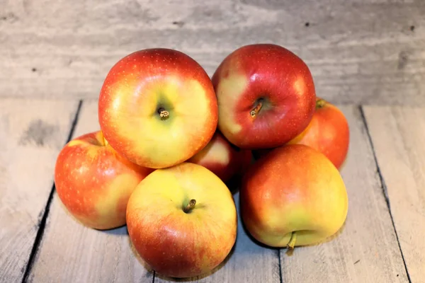 Nahaufnahme Von Äpfeln Auf Dem Tisch Herbst Dorf — Stockfoto