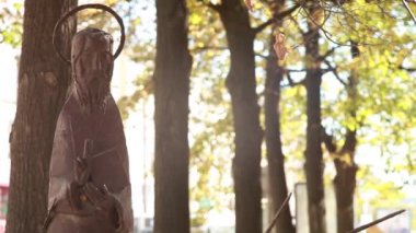 Perma, sokaklarda insanlar, sonbahar