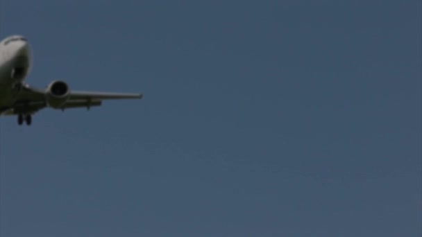 飞机在彼尔姆市 — 图库视频影像