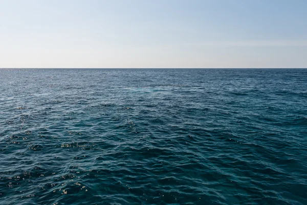 mavi deniz ve gökyüzü arka plan