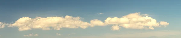 Панорамный голубой фон неба — стоковое фото