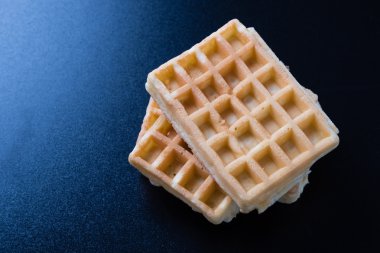 siyah masada üç gözleme