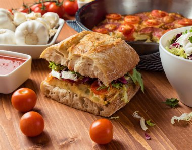 Frittata ciabatta sandviç ile