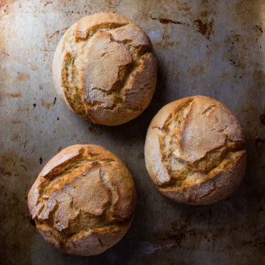 ekmek topuz sac üzerinde