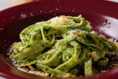 Tagliatelle çanak kırmızı plaka