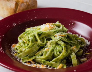 Tagliatelle çanak kırmızı plaka