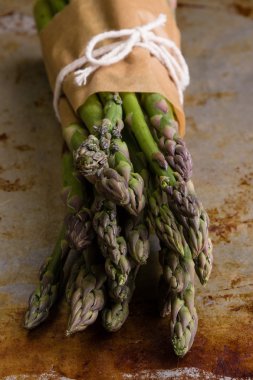 kuşkonmaz çelik plaka üzerinde