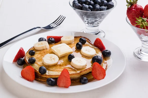 Pancakes with fruits — Stock Photo, Image