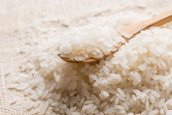 Рис с ложкой — стоковое фото
