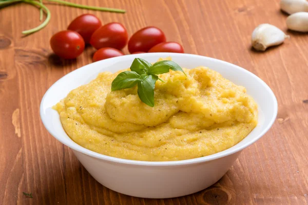 geleneksel ev yapımı polenta