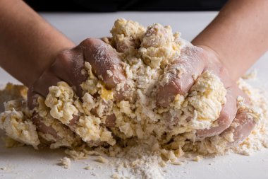 Eller tarafından hamur yapma