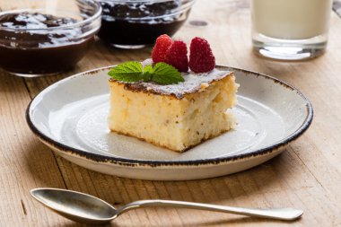 fırında sütlaç rasberry ile