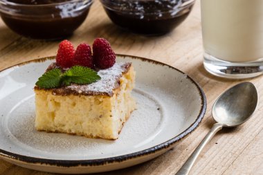 fırında sütlaç rasberry ile