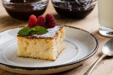 fırında sütlaç rasberry ile