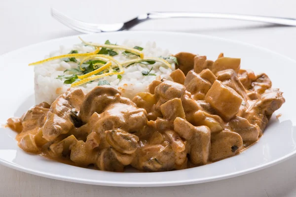 Stroganoff com arroz — Fotografia de Stock