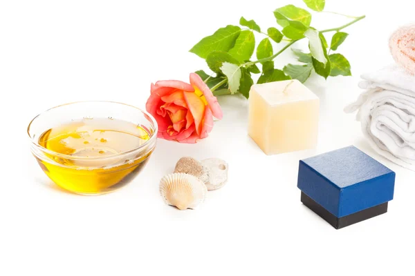 Olio di aromaterapia e rosa — Foto Stock