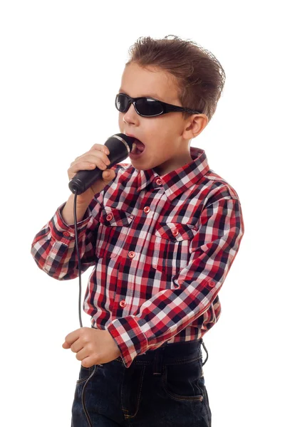 Chłopiec w okulary, śpiew — Zdjęcie stockowe
