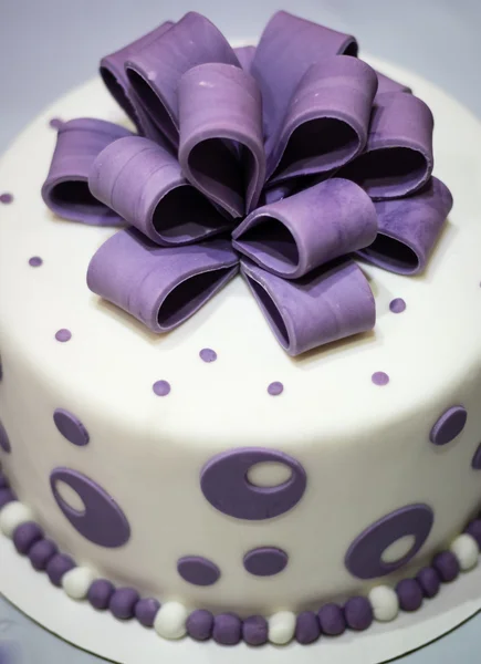 Cake with violet decoration — Stock Photo, Image