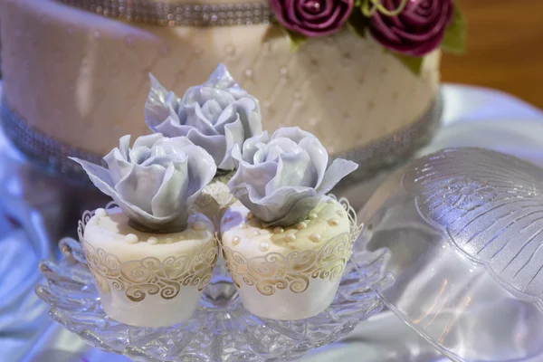 Wedding cupcakes — Stock Photo, Image