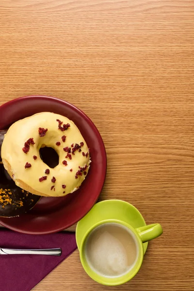 Donuts café da manhã overhead shot — Fotografia de Stock