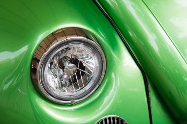 Eski model araba headdlight