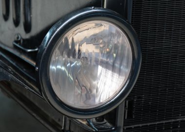 Eski model araba headdlight