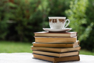 kitap ve çay