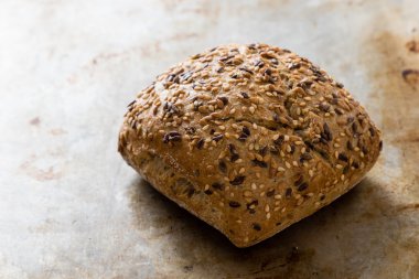 kahverengi sandviç topuz