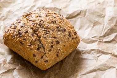 kahverengi sandviç topuz