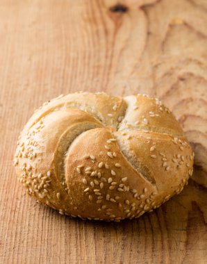 yuvarlak sandviç topuz ile susam