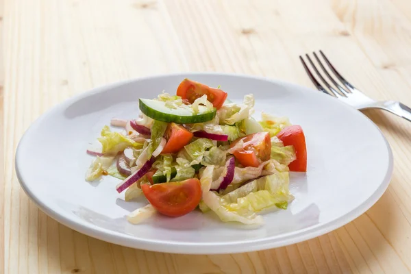 Salada vegetal rústica — Fotografia de Stock