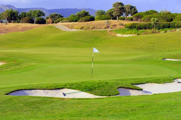 Golf fält i Cypern — Stockfoto