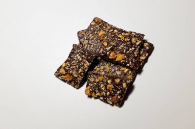 Fındıklı çikolata. Havla Çikolata. Koyu çikolata. Tatlı çikolata.